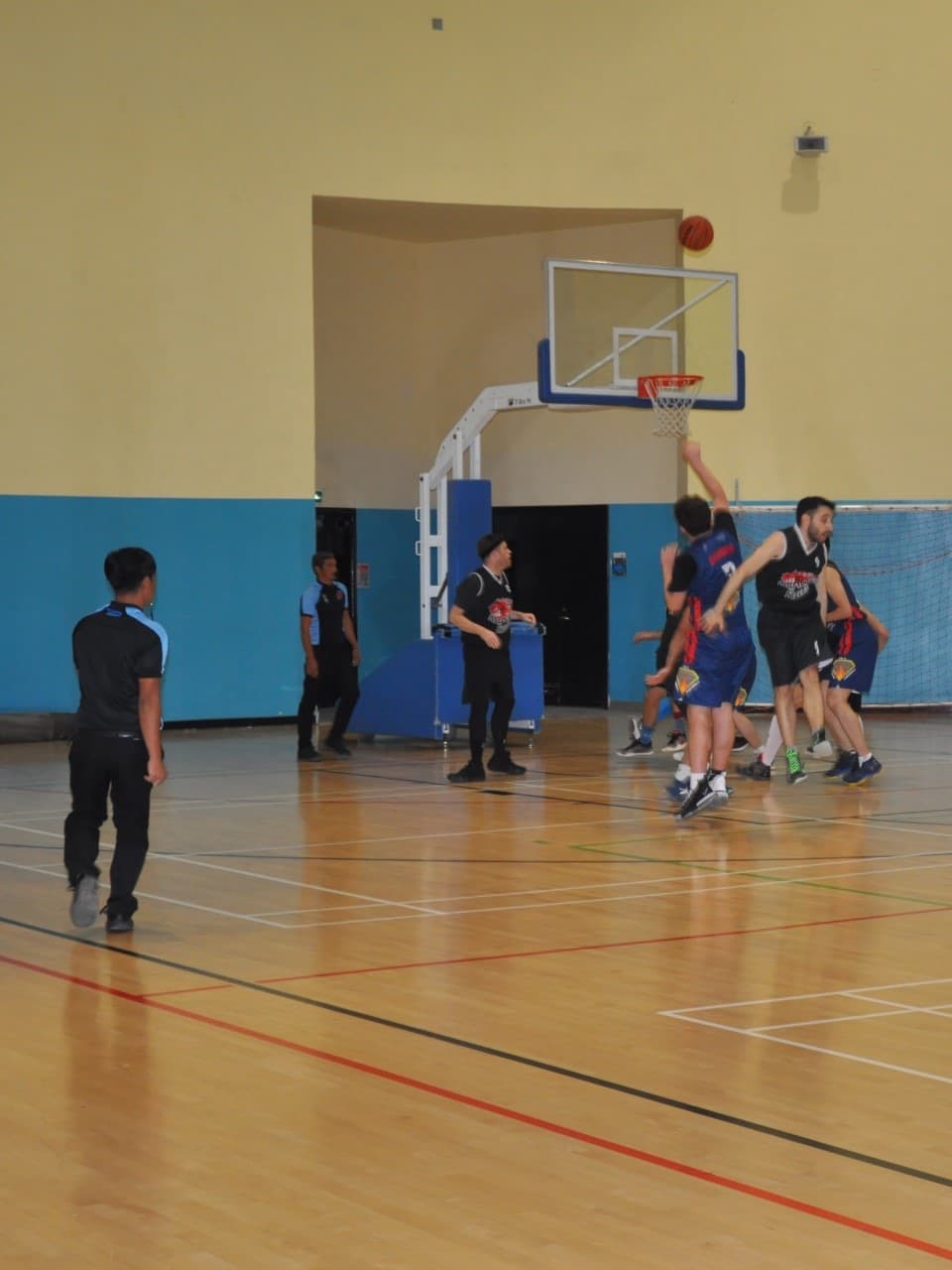 Players in a league fixture on a Coastline-managed court.